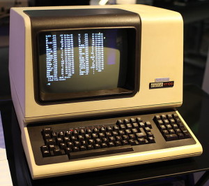 "DEC VT100 terminal" by Jason Scott - Flickr: IMG_9976. Licensed under CC BY 2.0 via Wikimedia Commons - https://commons.wikimedia.org/wiki/File:DEC_VT100_terminal.jpg#/media/File:DEC_VT100_terminal.jpg